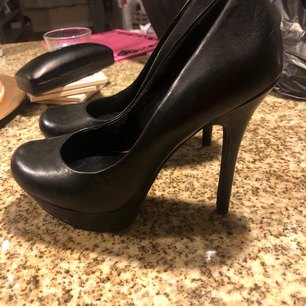 Jessica Simpson black heels
